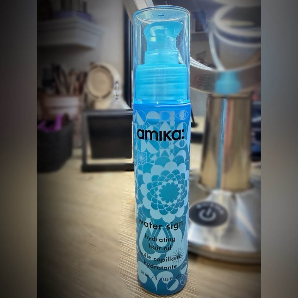 Amika Water Sign Hydrating Oil in Blue